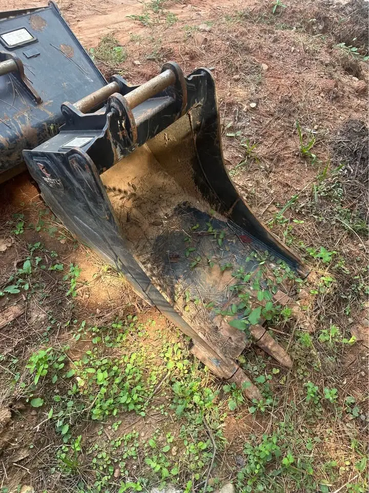 2023 Kubota U48-5 Excavator + Rototilt Tiltrotator photo 12