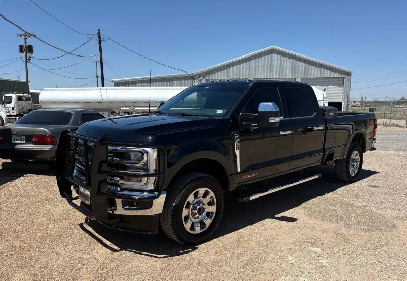 2026 Ford F350 Super Duty photo 1