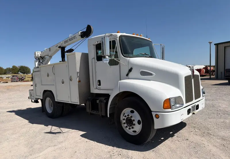 2003 Kenworth T300 photo 3