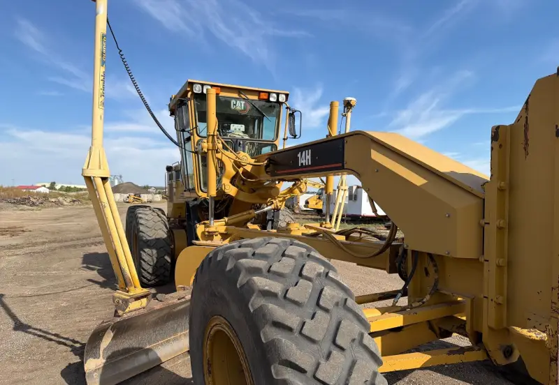 2001 Caterpillar 14H photo 17
