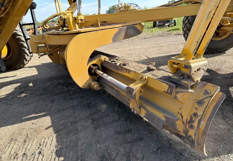 2001 Caterpillar 14H photo 19