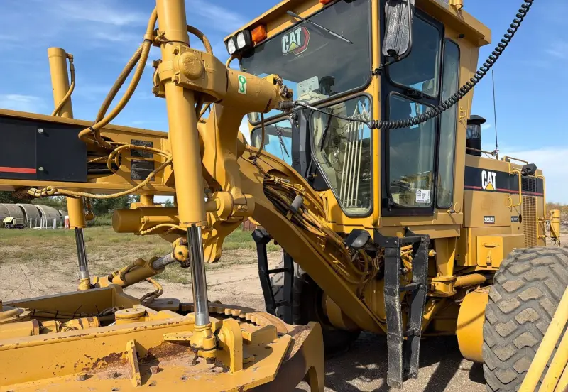 2001 Caterpillar 14H photo 12