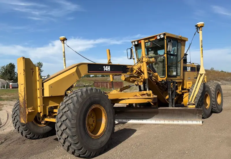 2001 Caterpillar 14H photo 1