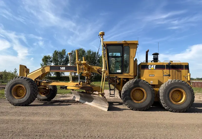 2001 Caterpillar 14H photo 8