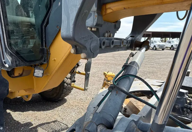 2014 John Deere 672GP photo 27