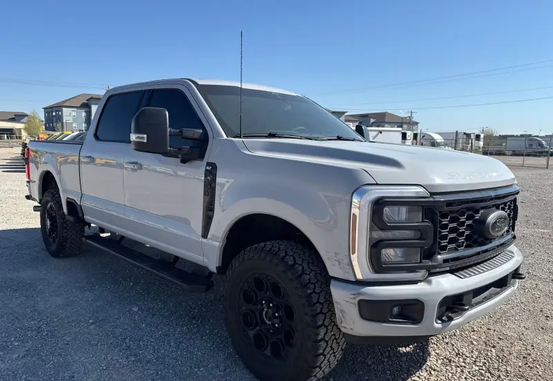 2026 Ford F250 Super Duty XLT photo 3