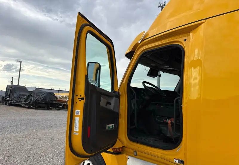 2021 Freightliner Cascadia 126 photo 27
