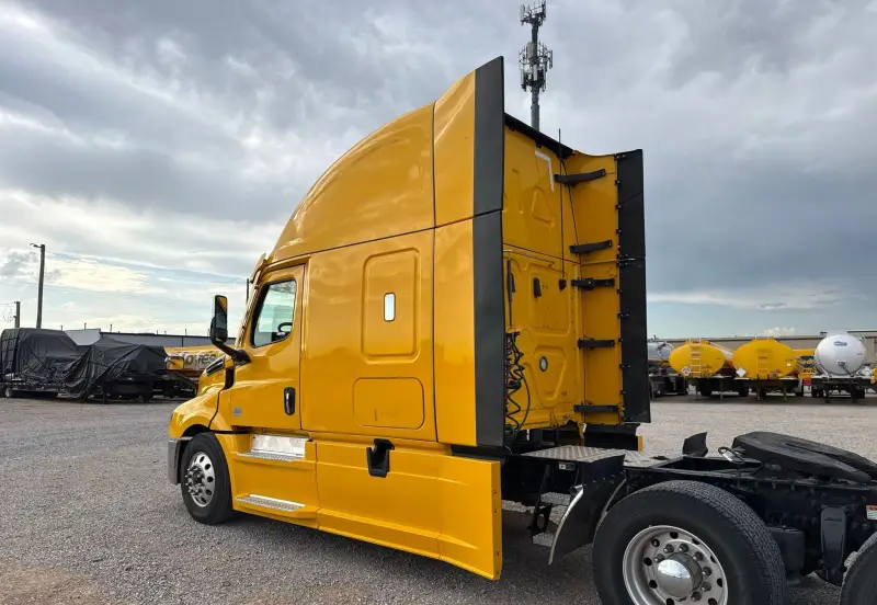2021 Freightliner Cascadia 126 photo 26