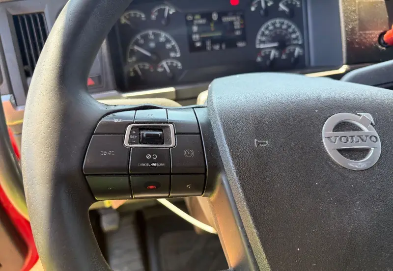 2022 Volvo VNL photo 53