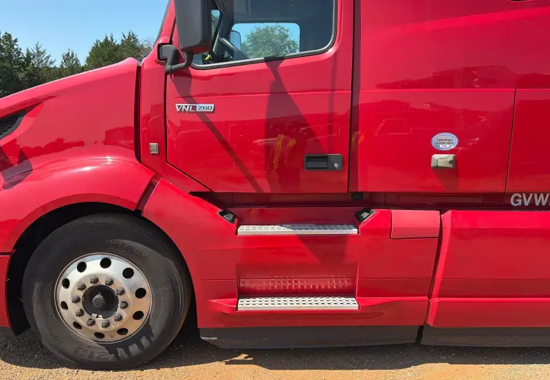 2022 Volvo VNL photo 11